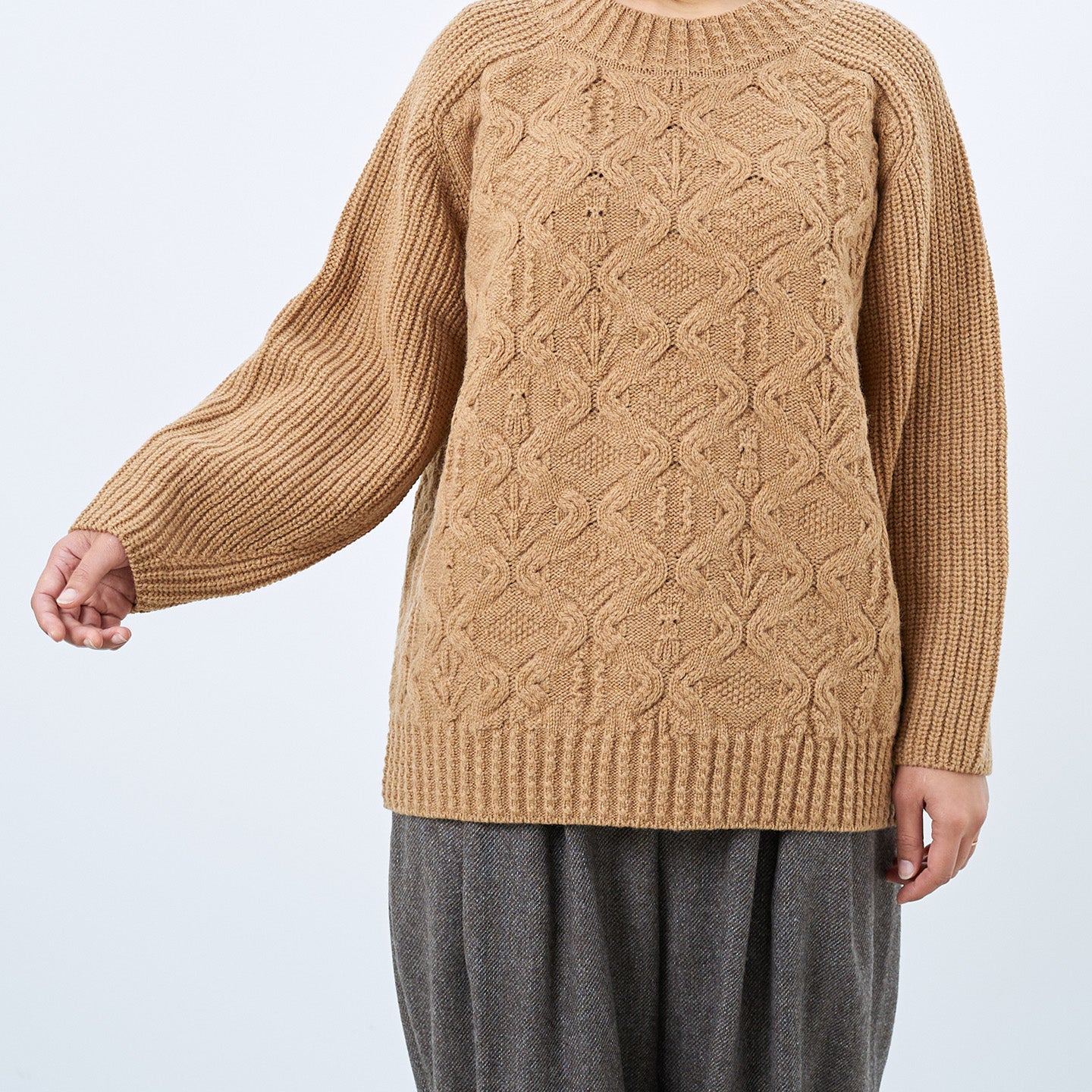 〈ウールカシミヤ〉〈5種類の模様編み〉パッチワーク柄ケーブル編みプルオーバー (mug913)