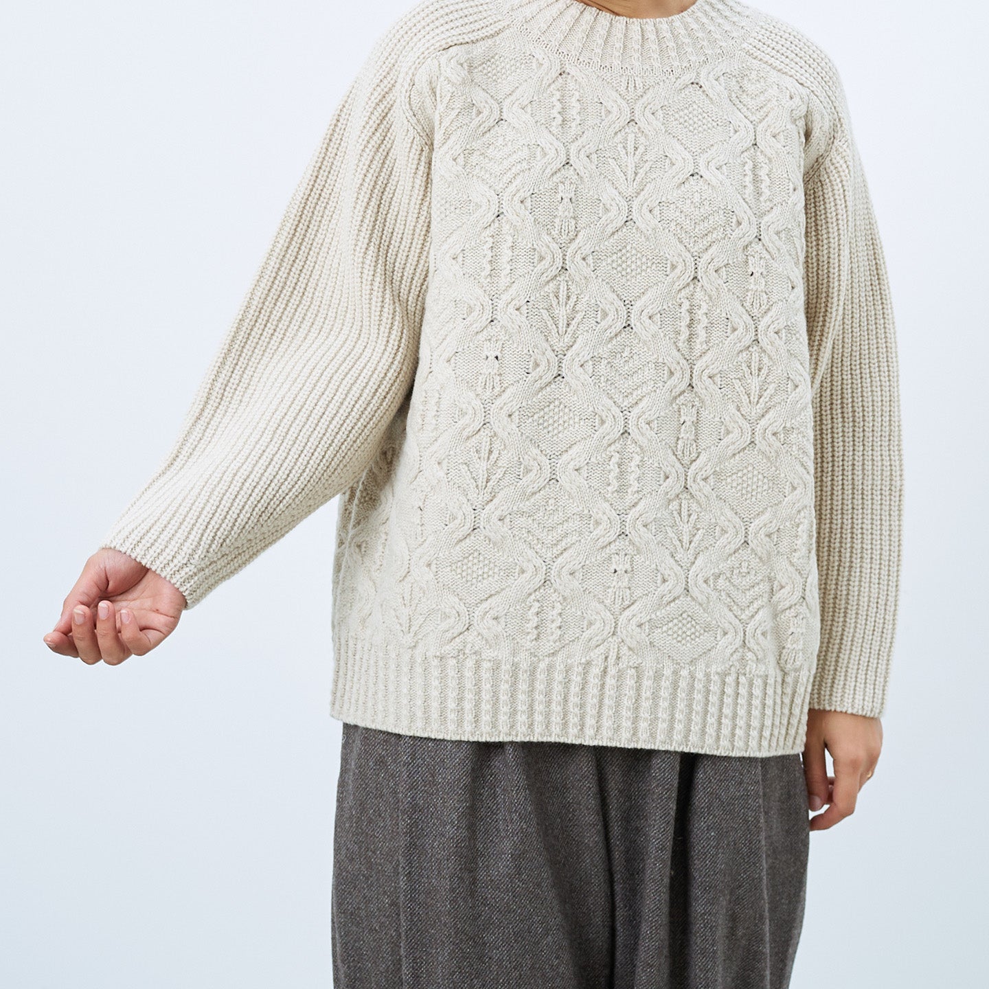 〈ウールカシミヤ〉〈5種類の模様編み〉パッチワーク柄ケーブル編みプルオーバー (mug913)