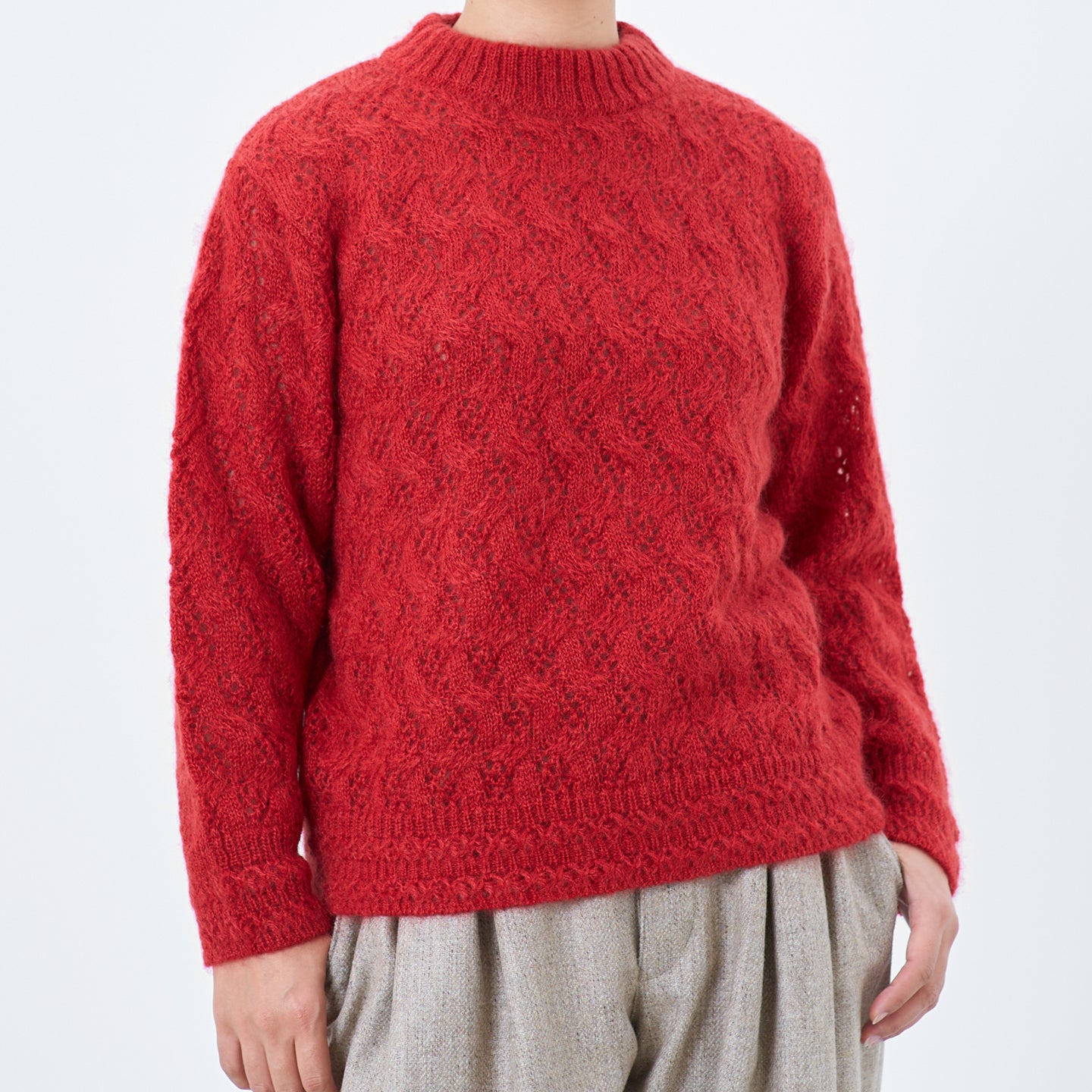 〈高品質シルク&アンゴラ山羊モヘヤ〉模様編み ボトルネックセーター (mug915)