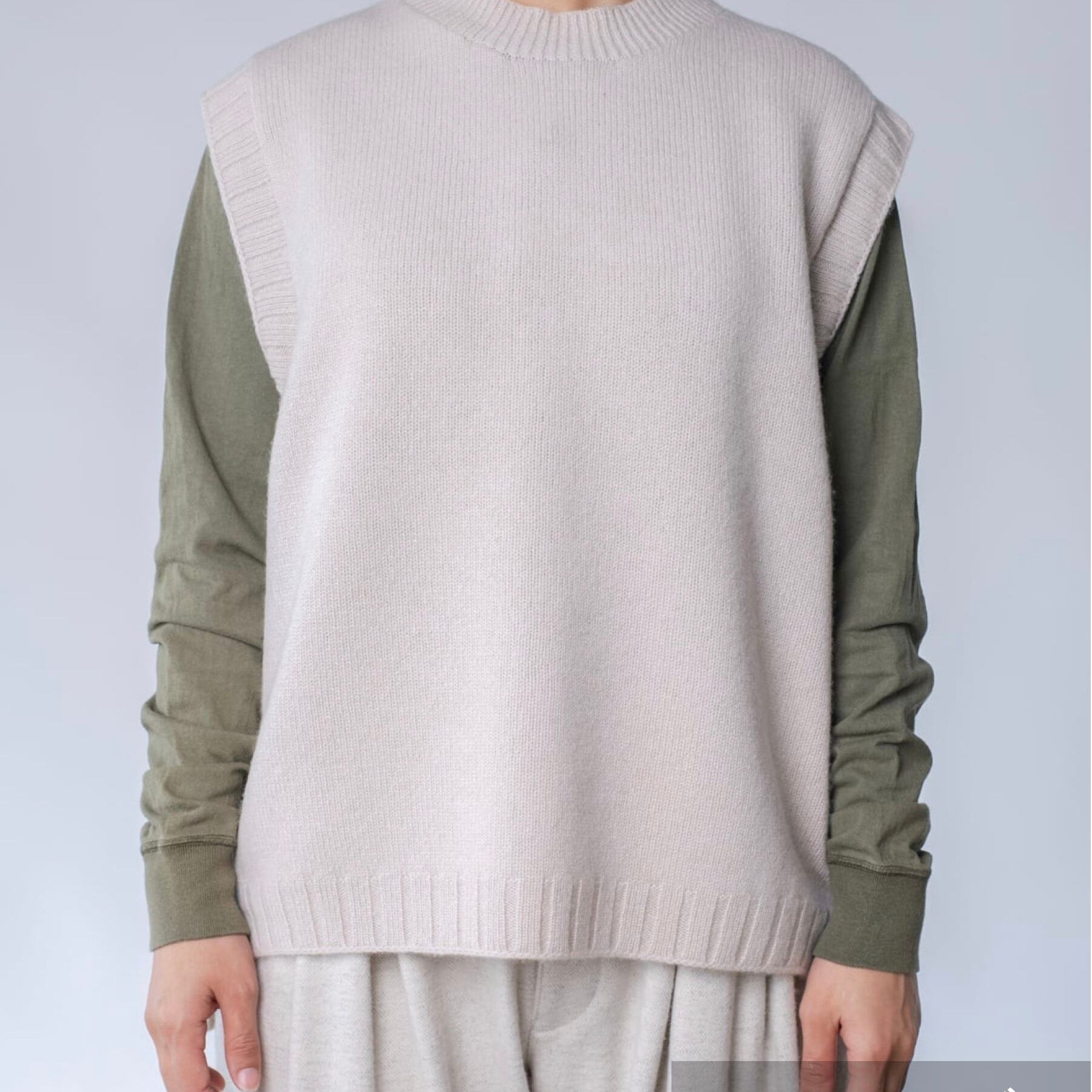 カシミヤ糸のベスト(CAA-920)