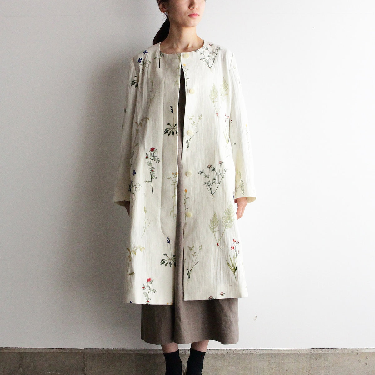 植物図鑑柄の刺繍コート – WOOL STUDIO