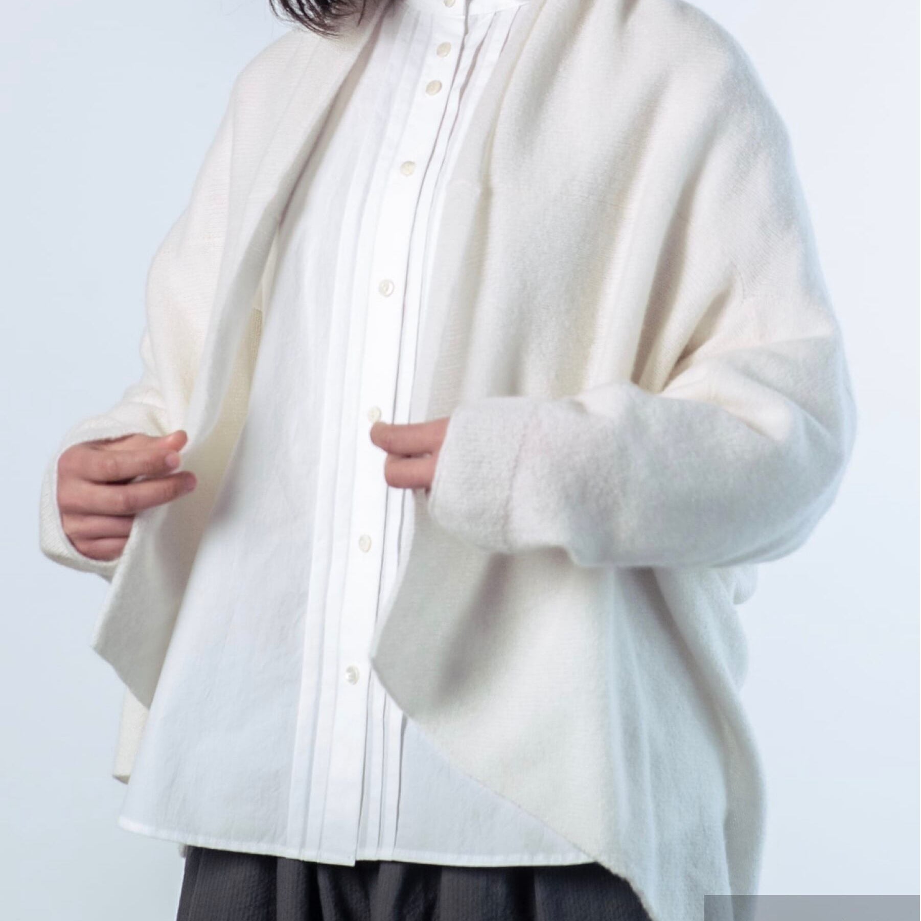 カシミヤ糸の襟付きカーディガン(CAA-418)