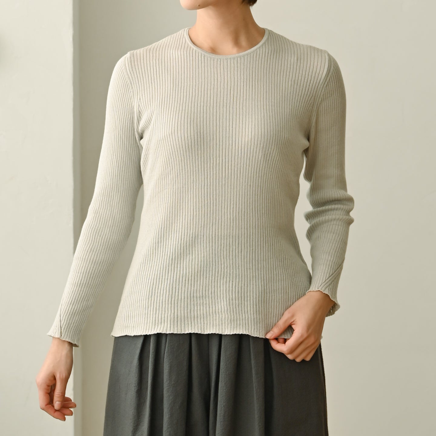 〈高品質シルク&スーピマ超長綿〉〈洗えるニット〉〈通年着られる〉袖口模様編み シルクコットンの長袖プルオーバー (mub913)