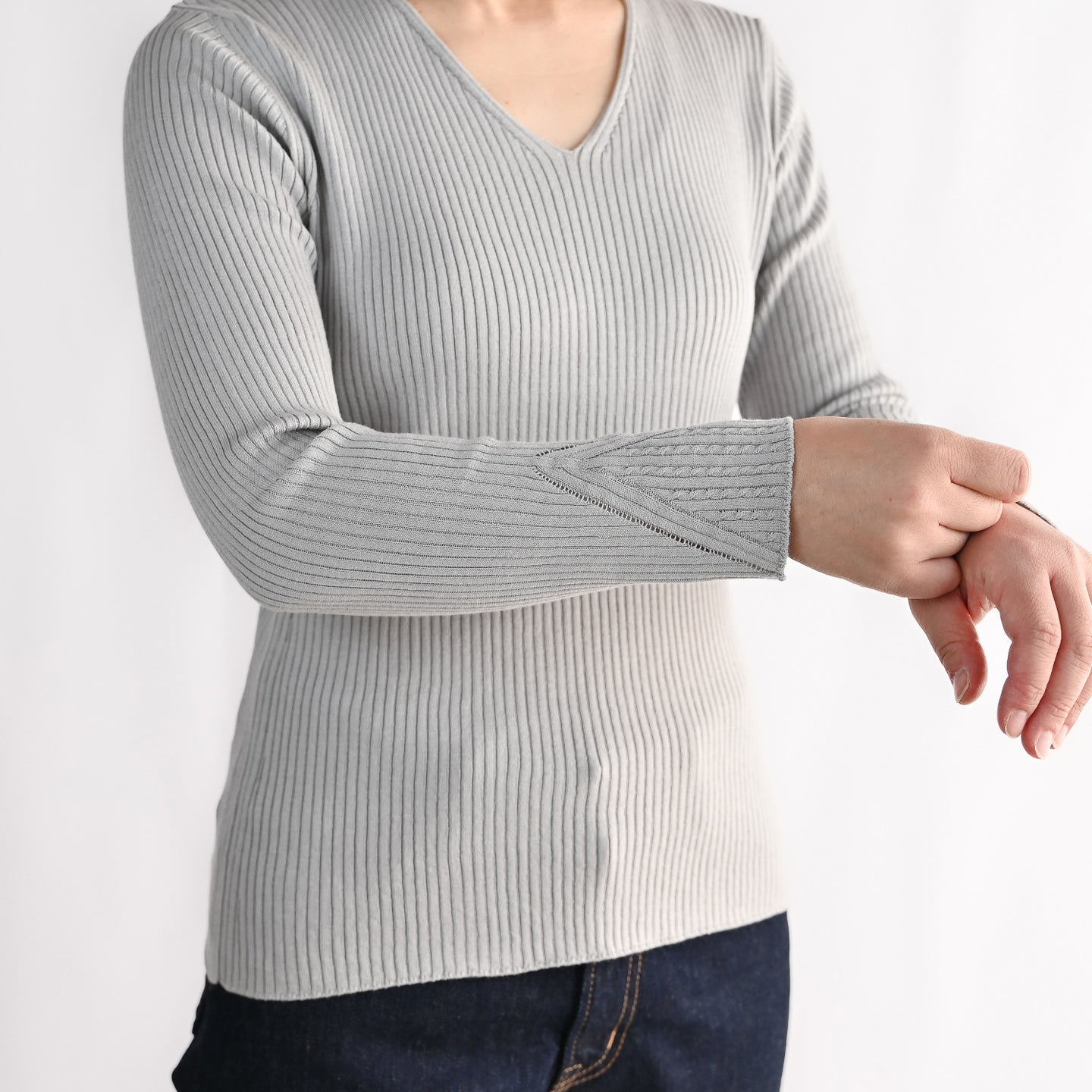 〈高級シルク&スーピマ超長綿〉〈洗えるニット〉〈通年着られる〉Vネックプルオーバー (mua936)