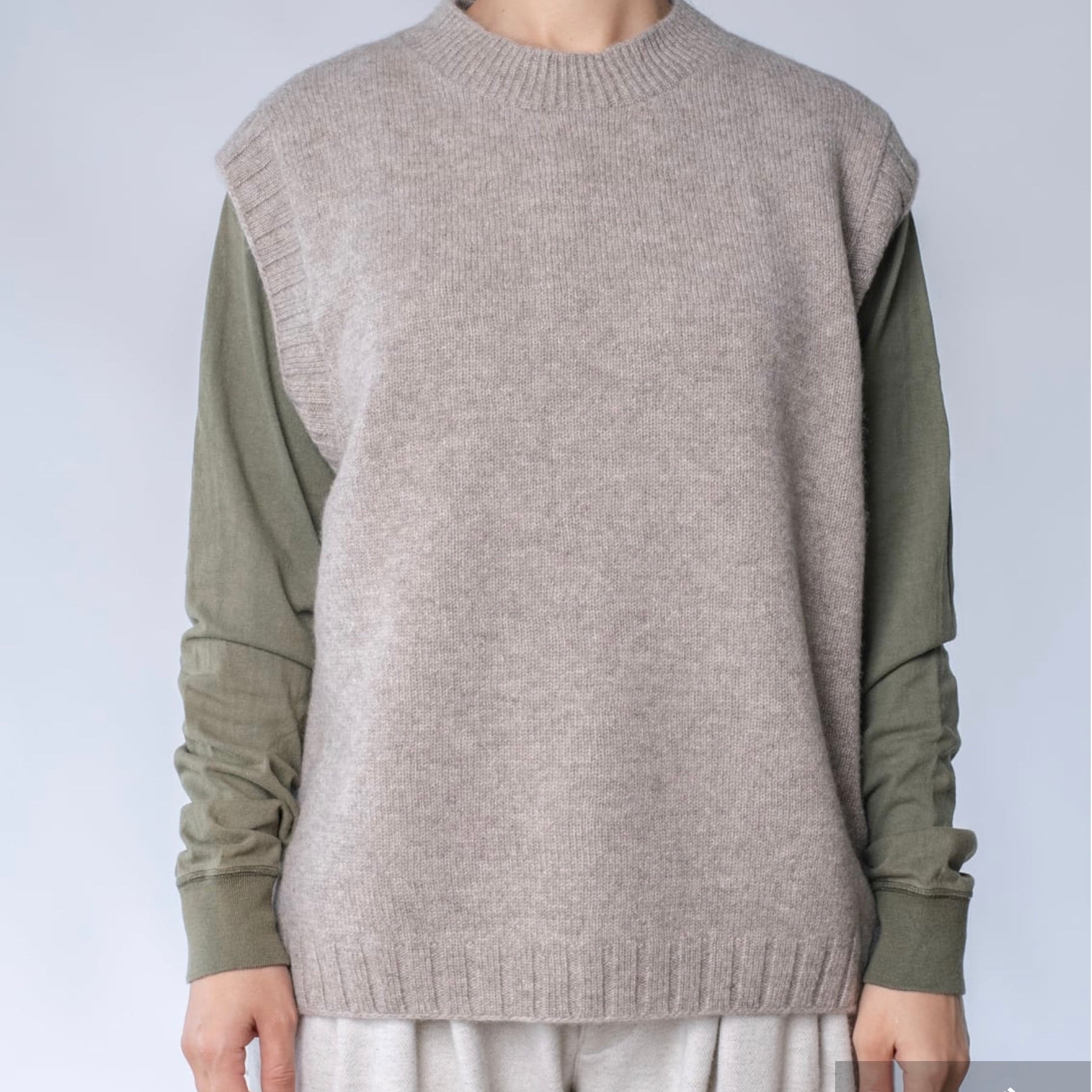 カシミヤ糸のベスト(CAA-920)