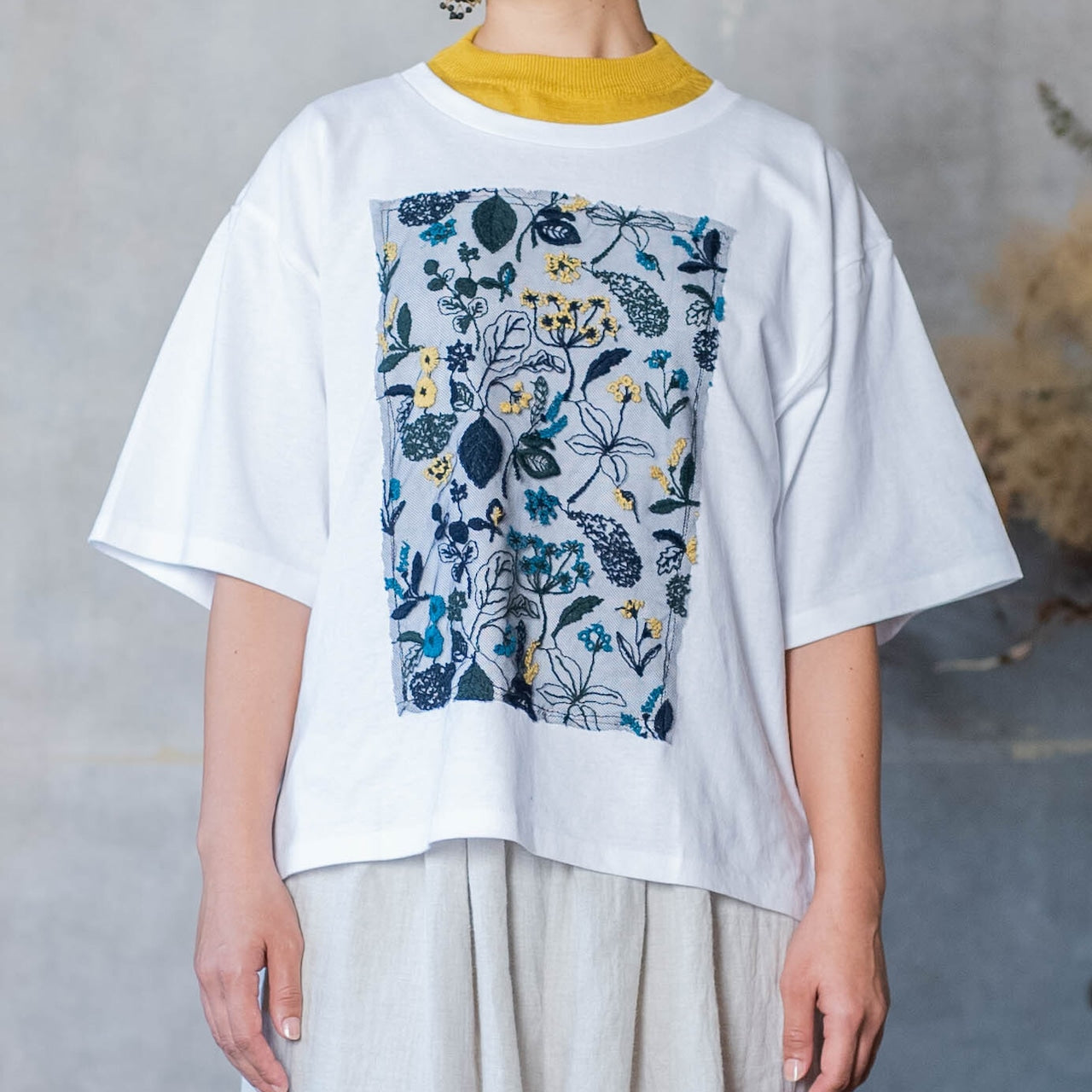 〈空気紡績糸ドライタッチコットン〉筆記帳刺繍オーバーサイズTシャツ (muf714)