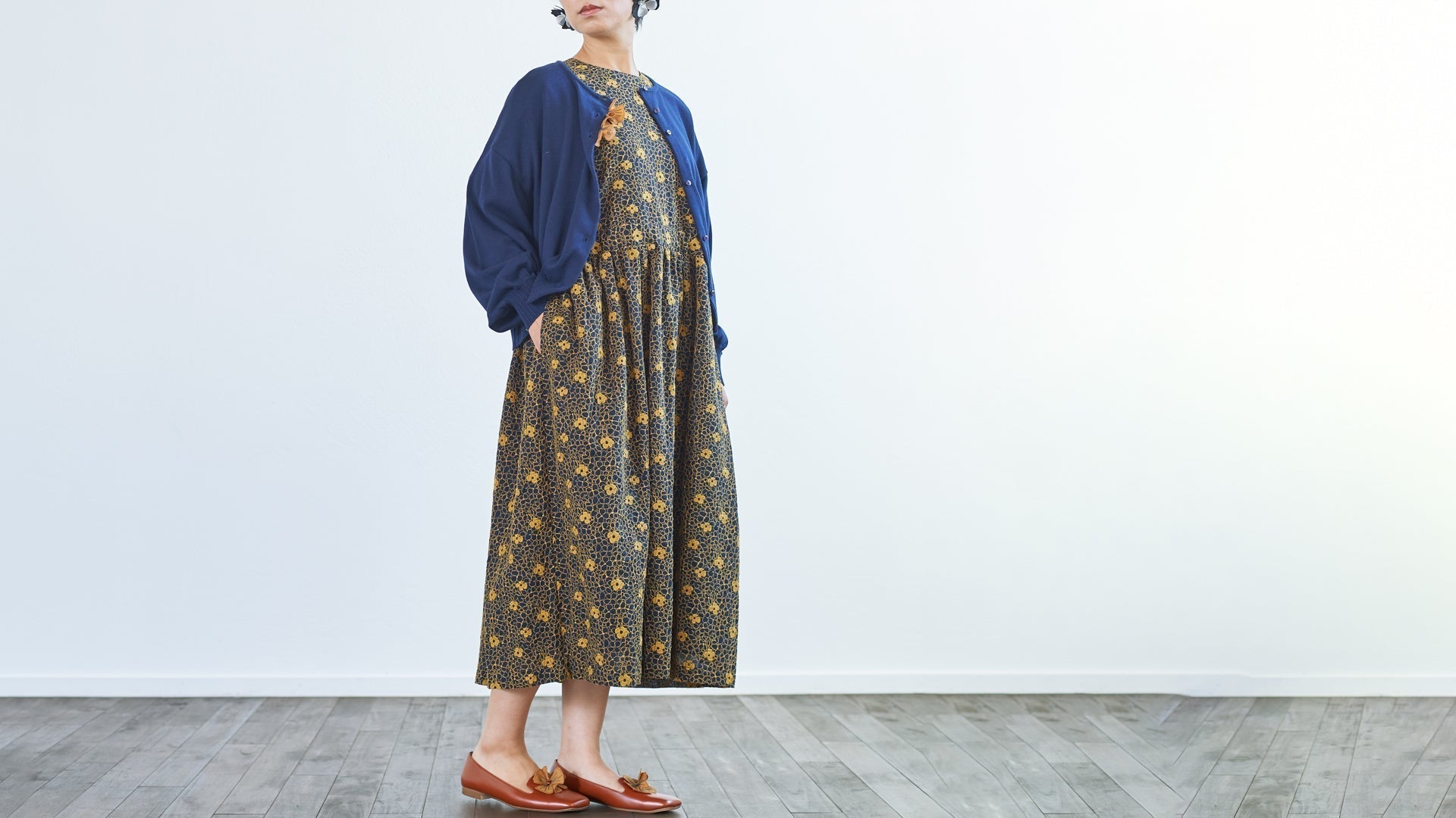 春を彩る刺繍の洋服。洗える天然素材で大切な行事から日常まで。