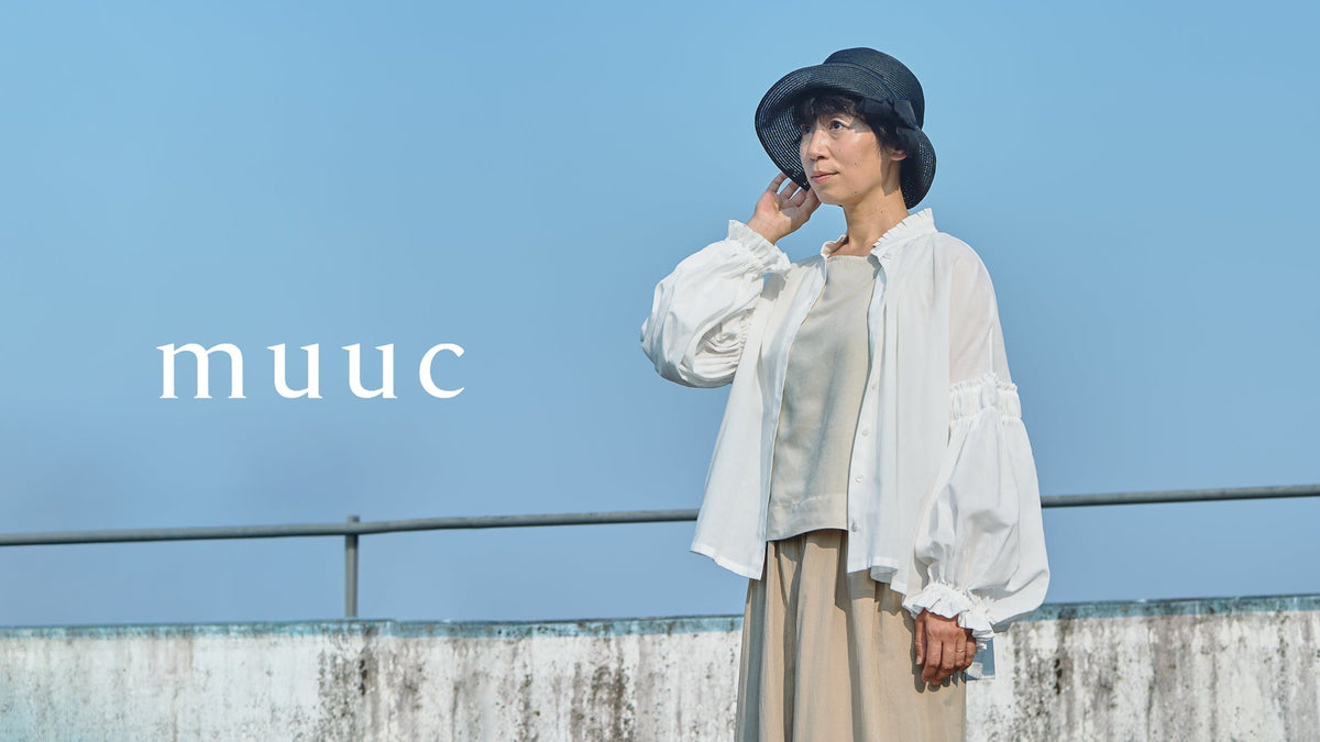 【新入荷】まだ暑い秋のはじまりに。上品なシアー感で羽織りにもなるコットンギャザーブラウス