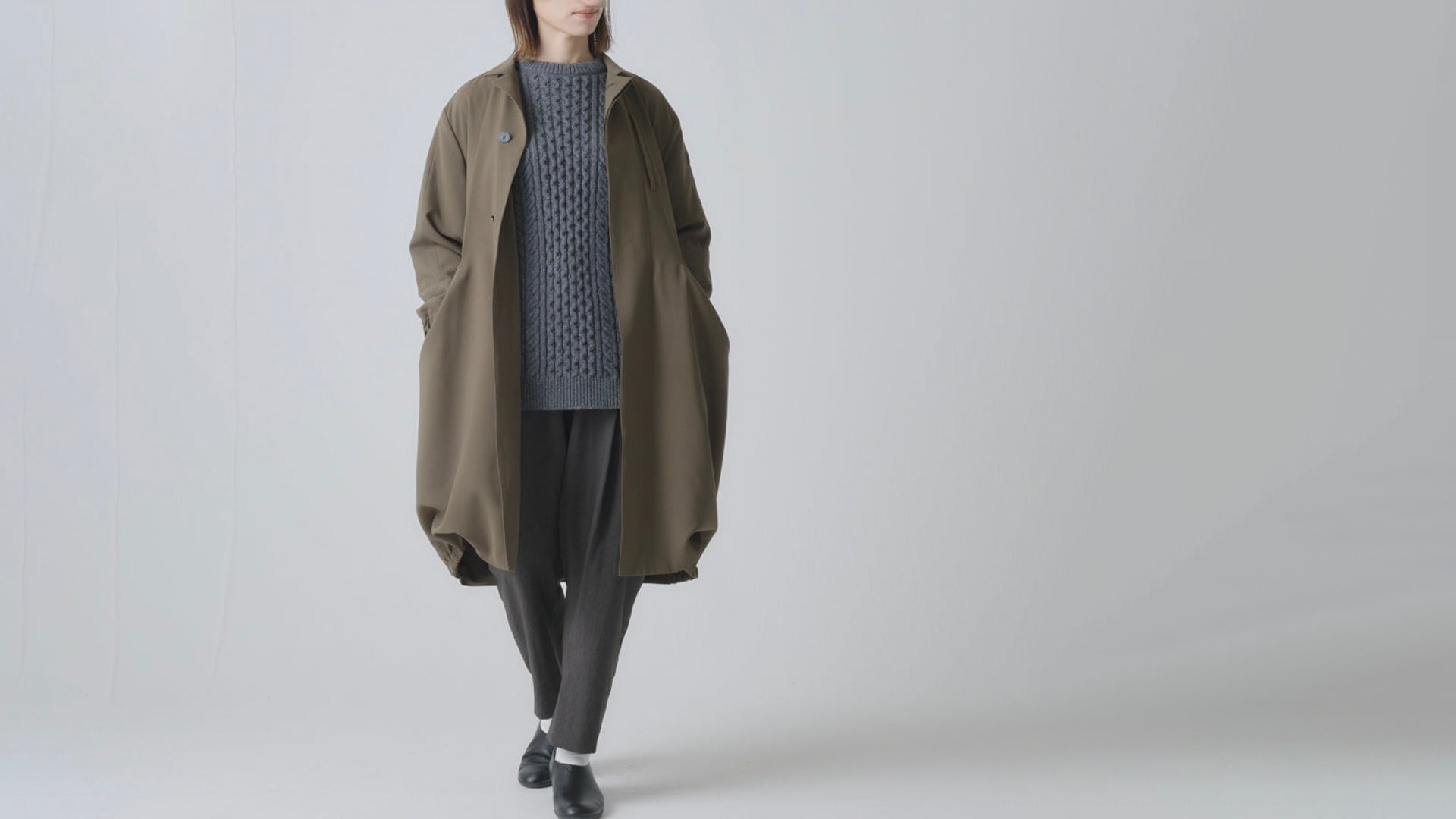 【新入荷】もうバッグはいらない？ 9つのポケットと旅する｢トラベラーズコート｣誕生