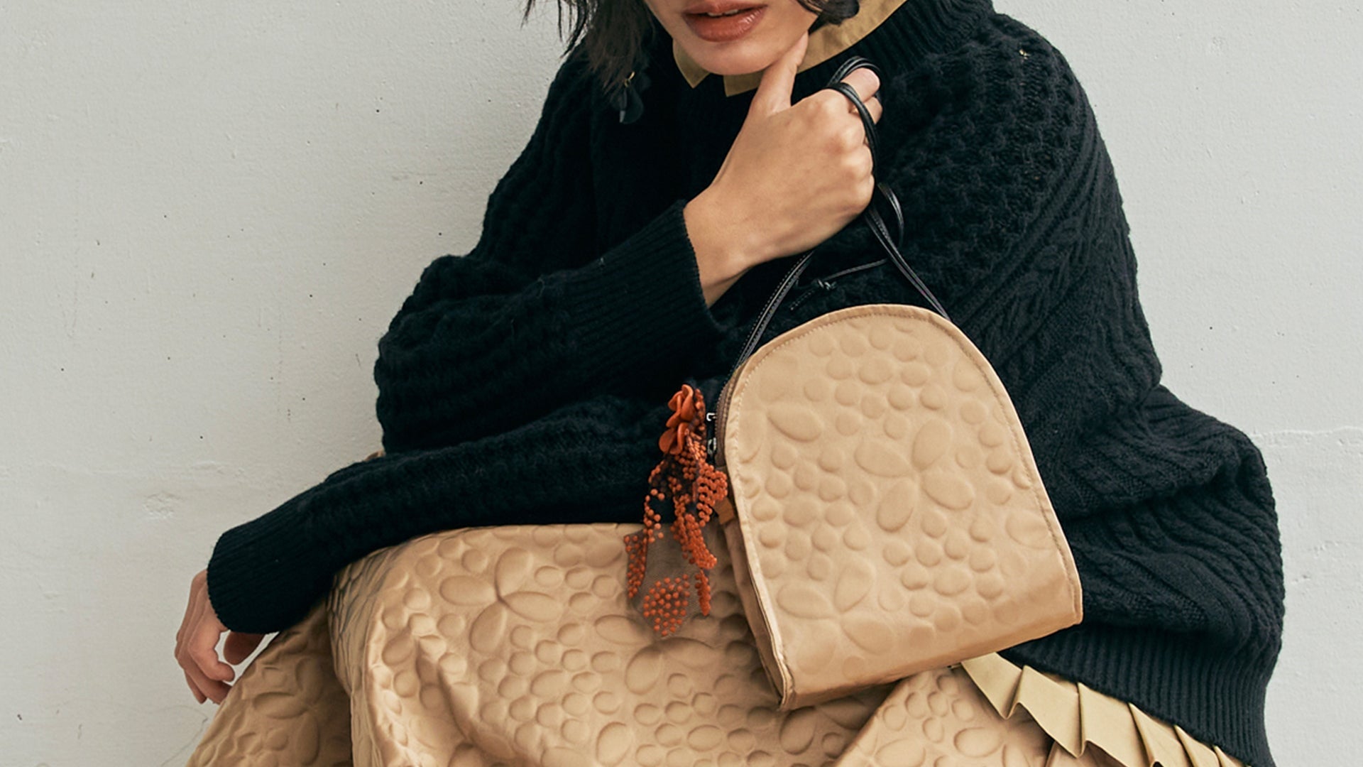 【muuc新作紹介】華のある凹凸加工が楽しいポシェットと洋服たち