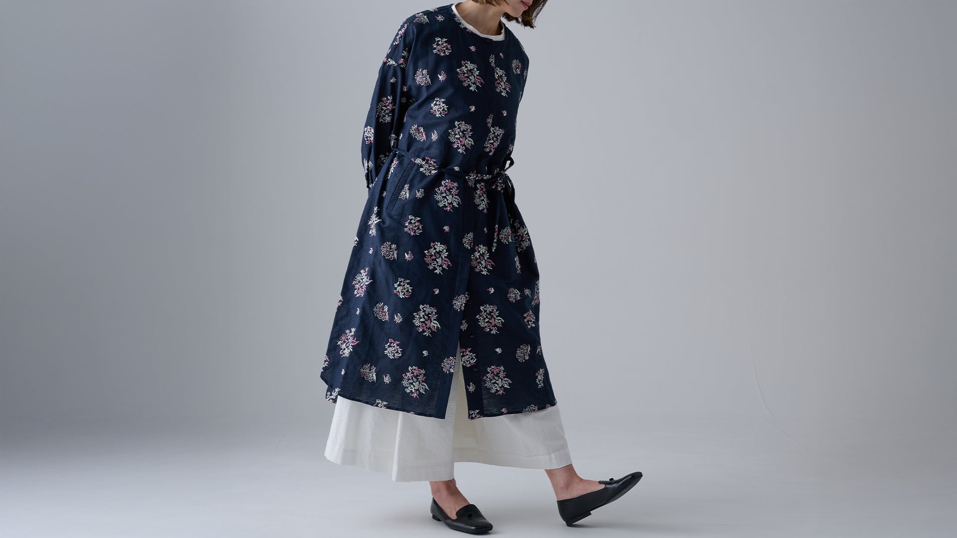 【muucスタイリング】大人気の羽織りワンピース2：野小花刺繍