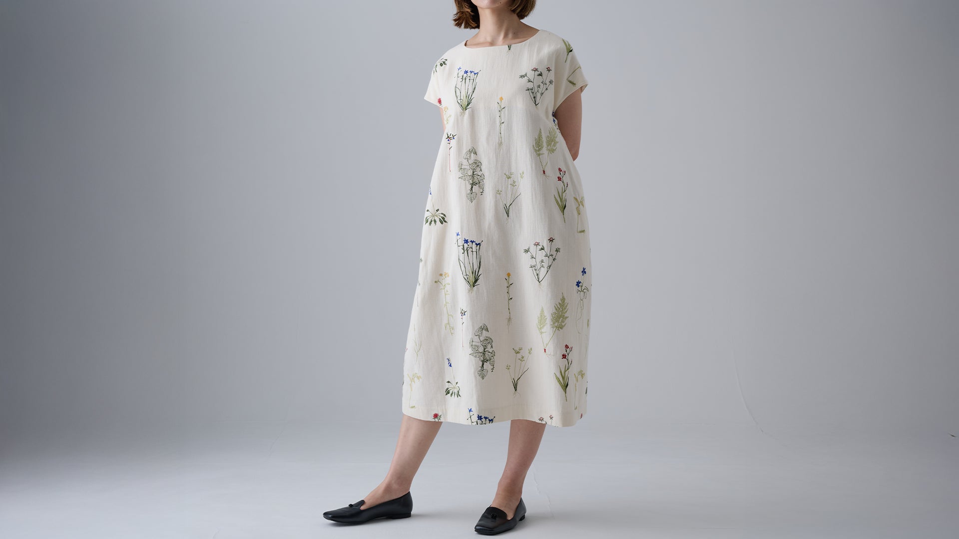 【muucスタイリング】muucの代表作･ボタニカル刺繍生地をまとう