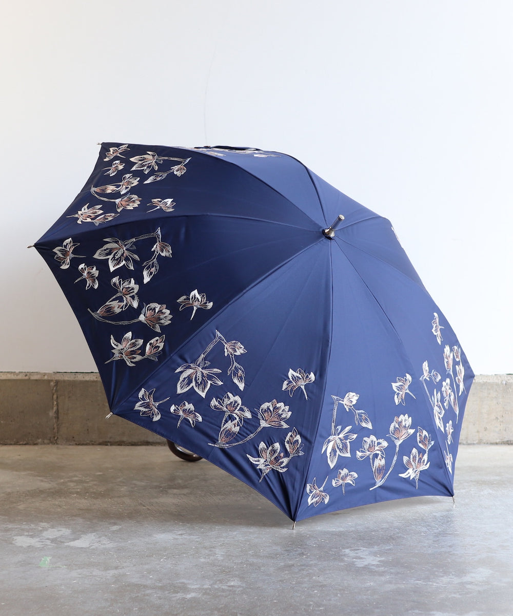 〈UVカット率99%以上・一級遮光生地・晴雨兼用〉モクレンの花刺繍の日傘 （長傘タイプ） (ELS51)