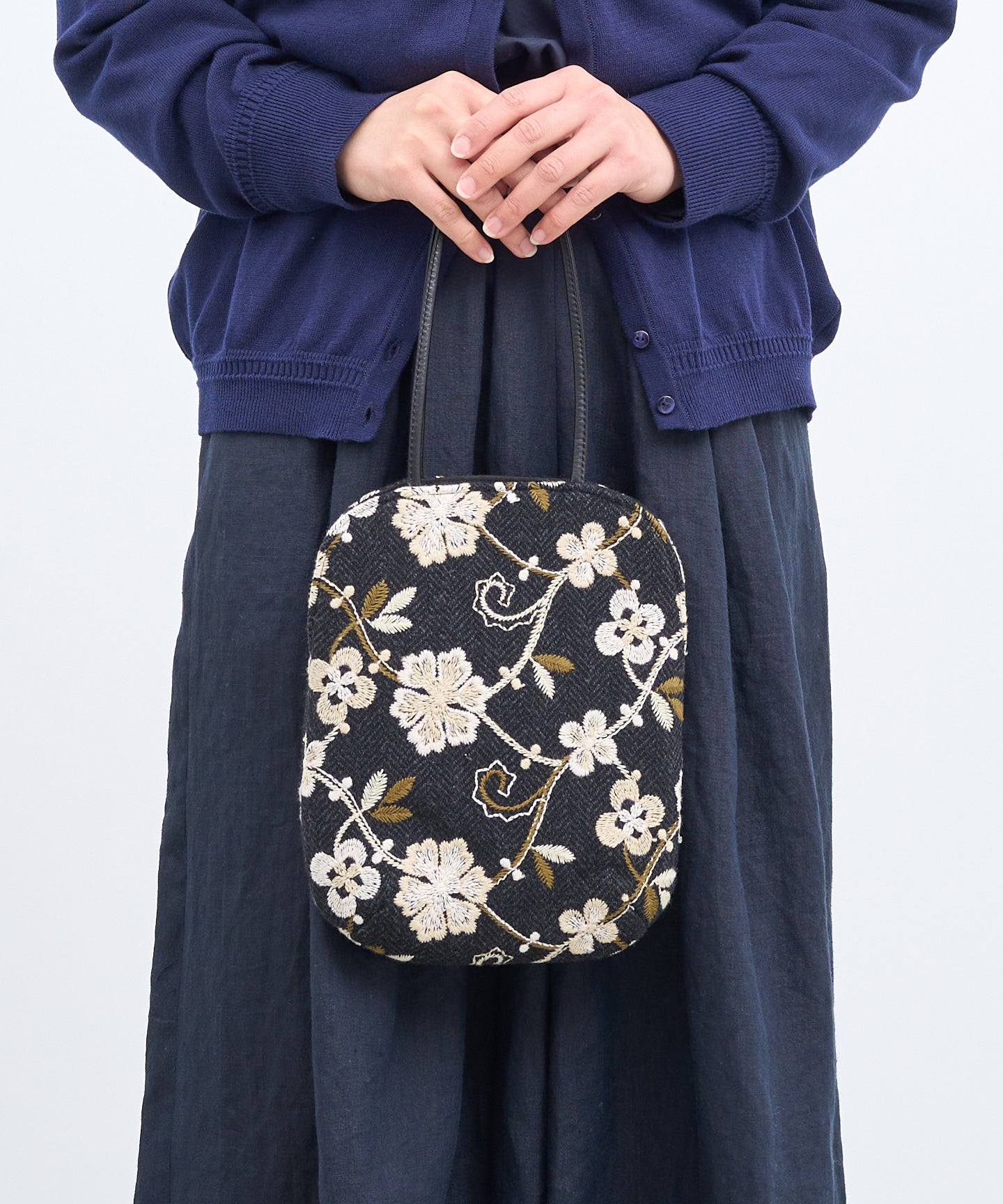 ウールヘリンボーン 花柄刺繍のミニサイズバッグ (BAG029