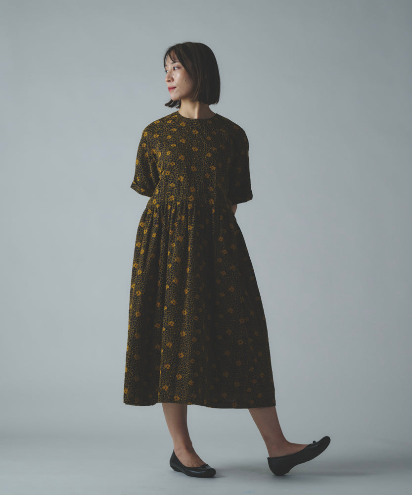 ハイドランジア刺繍のワンピース (mul618) – WOOL STUDIO