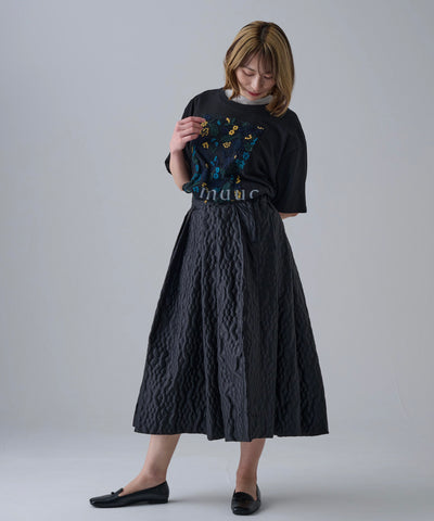 地面柄凹凸生地のプリーツスカート (mul222)