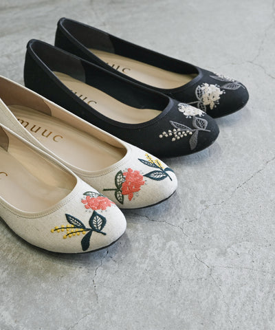 〈職人技が光る日本製の靴〉〈足の動きに沿う屈曲性〉〈柔らかなインソール〉〈軽量〉小花柄刺繍のバレエシューズ (kut003)