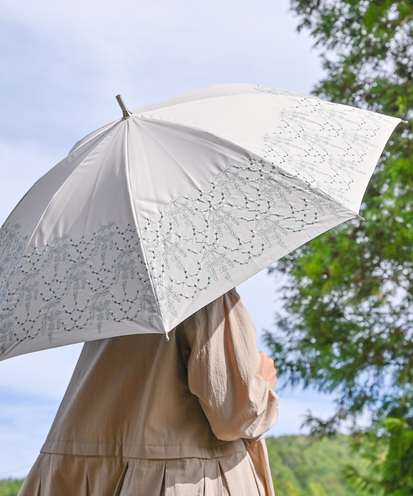 UVカット率99%以上・一級遮光生地・晴雨兼用〉イラカ刺繍の日傘