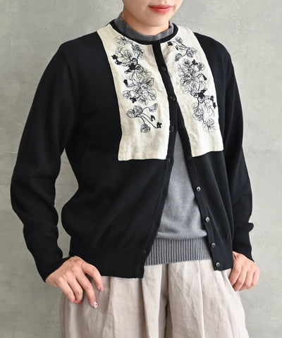 〈細番手の高級綿糸コットンコーマ糸〉スミレ押し花刺繍のカーディガン (mud417)
