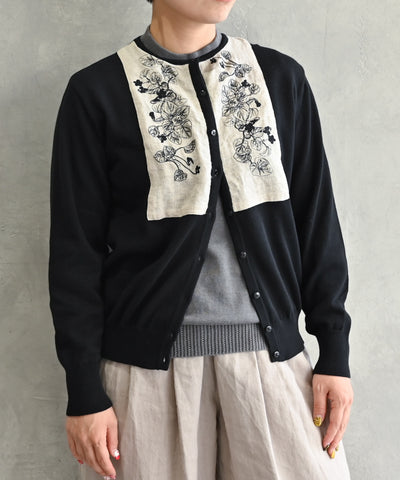 〈細番手の高級綿糸コットンコーマ糸〉スミレ押し花刺繍のカーディガン (mud417)