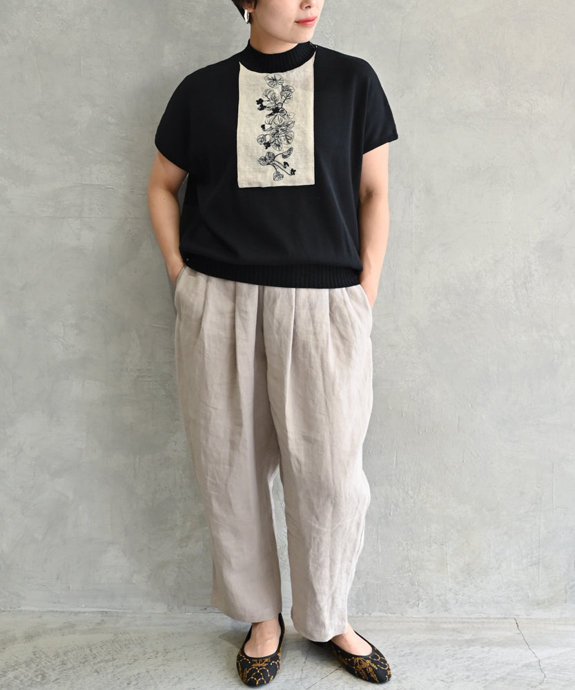 細番手の高級コットンコーマ糸〉スミレ押し花刺繍のプルオーバー 細番手の高級コットンコーマ糸〉スミレ押し花刺繍のプルオーバー