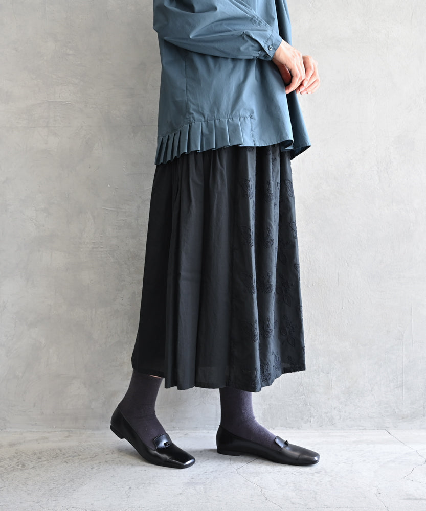 綿ローン生地〉梅小花刺繍 ギャザースカート (muk219) – WOOL STUDIO