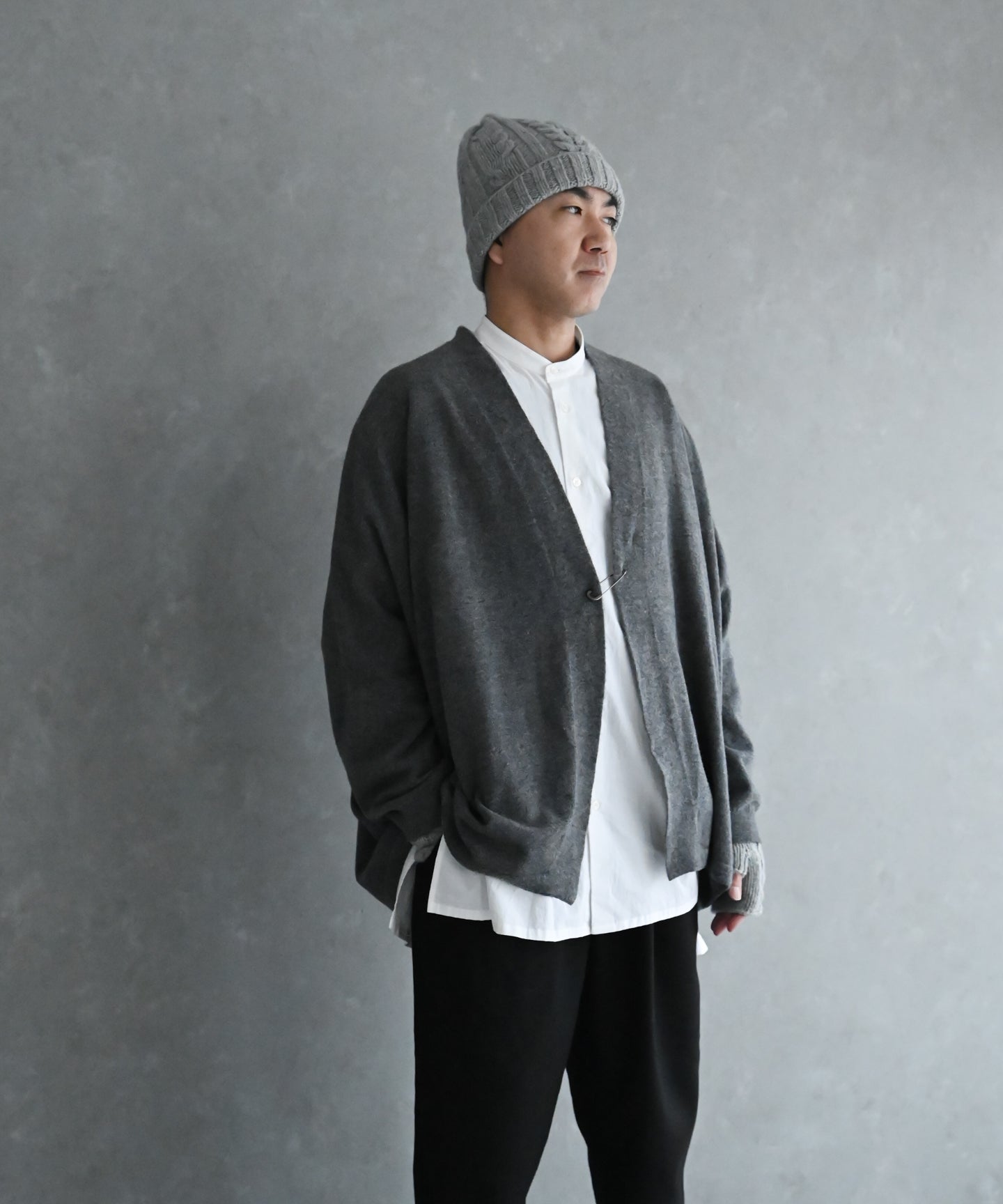 希少な素材〉〈最高級15.5マイクロン長極細メリノウール100%〉〈ユニ