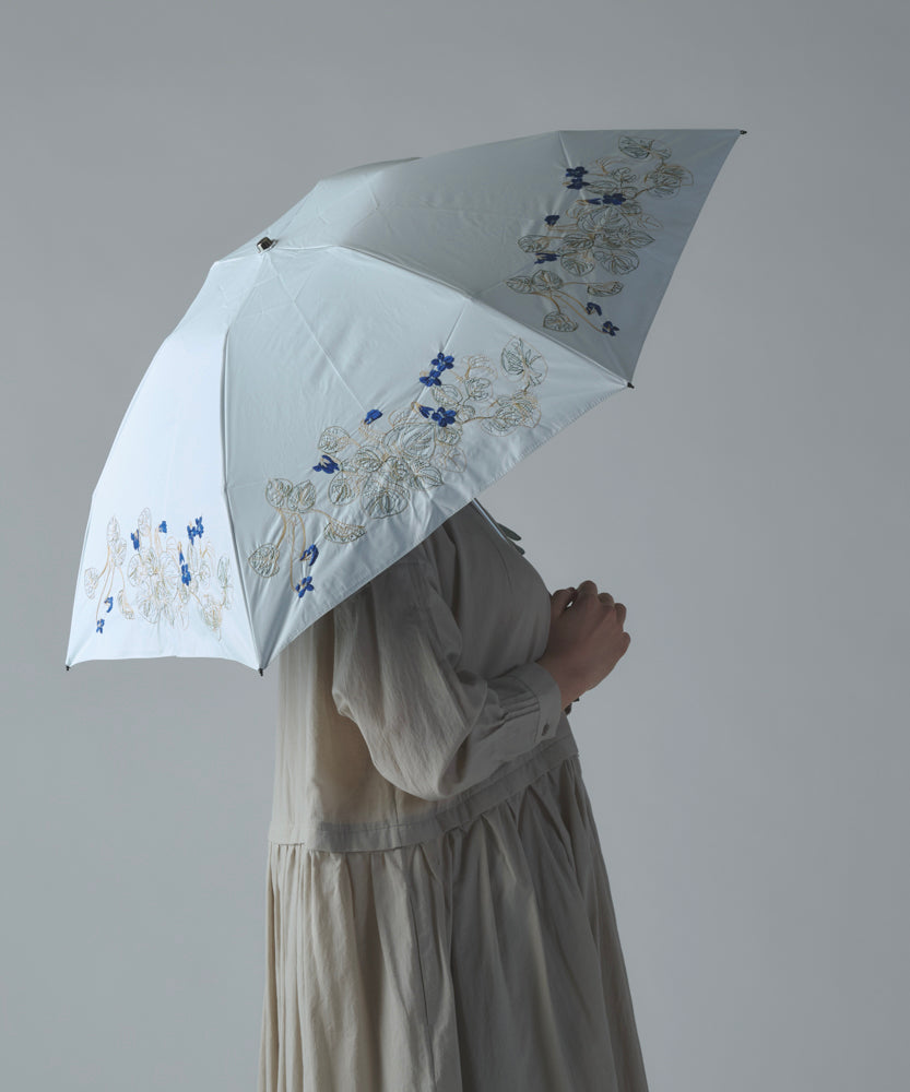 〈一級遮光生地・晴雨兼用〉スミレ刺繍の日傘 （折りたたみ傘タイプ）(ELS60mini)