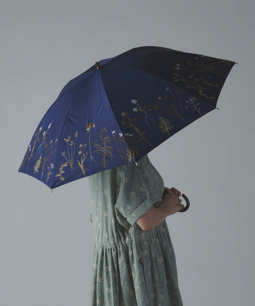 〈一級遮光生地・晴雨兼用〉ボタニカル刺繍の日傘 （長傘タイプ） (ELS61)