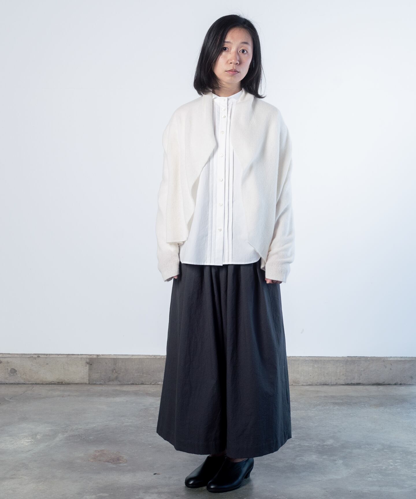 送料無料 いくらから カシミヤ糸の襟付きカーディガン（CAA-418） – WOOL STUDIO ジャケット・アウター