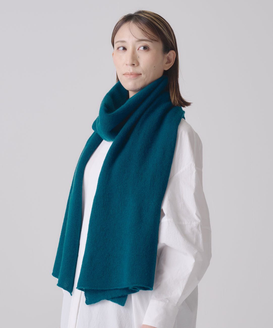 comoli  カシミヤ100%大判ストール　新品未使用 カシミヤ100％の大判ストール（CAA-020） – WOOL STUDIO